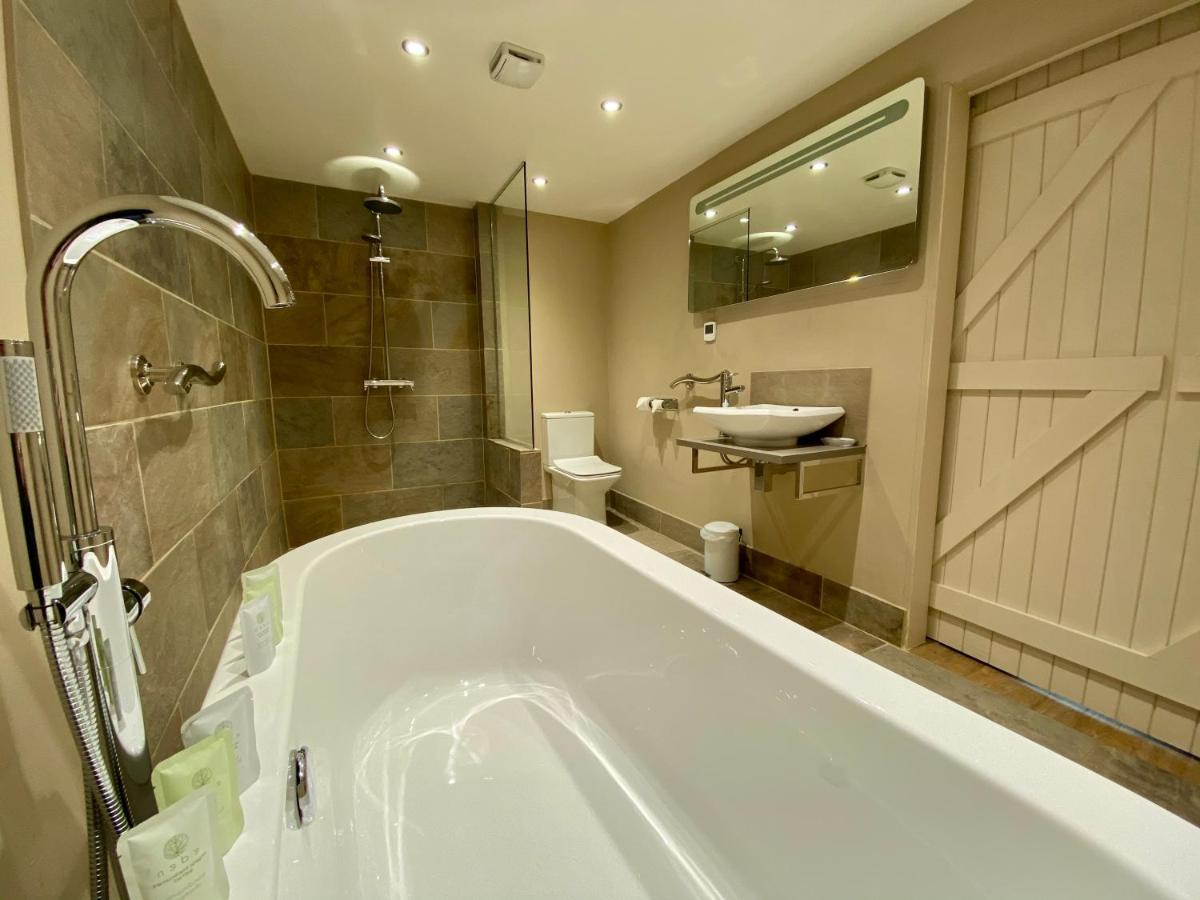 The Lion At West Pennard酒店 外观 照片 Bathroom