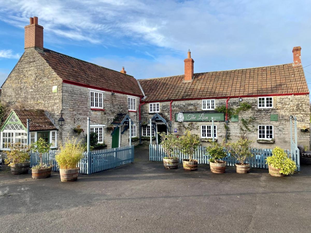 The Lion At West Pennard酒店 外观 照片 The Old Red Lion